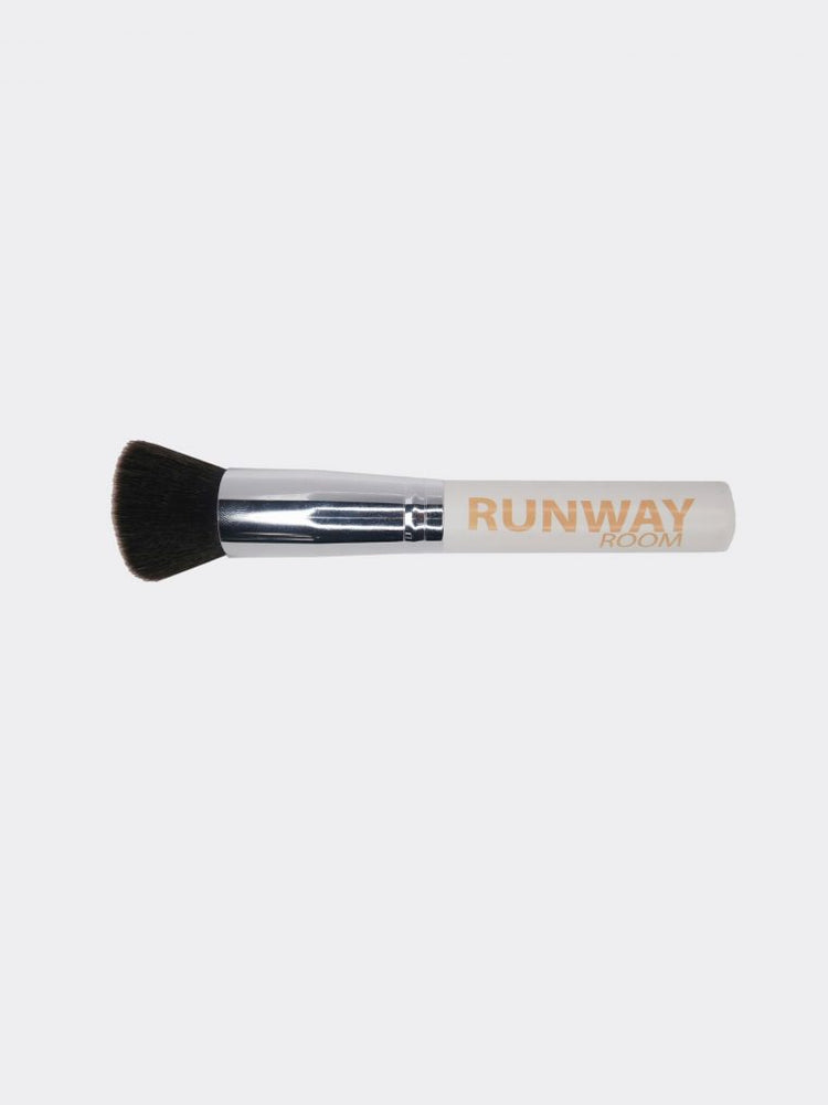 Studio 7 Runway Room Foundation Buffing Brush