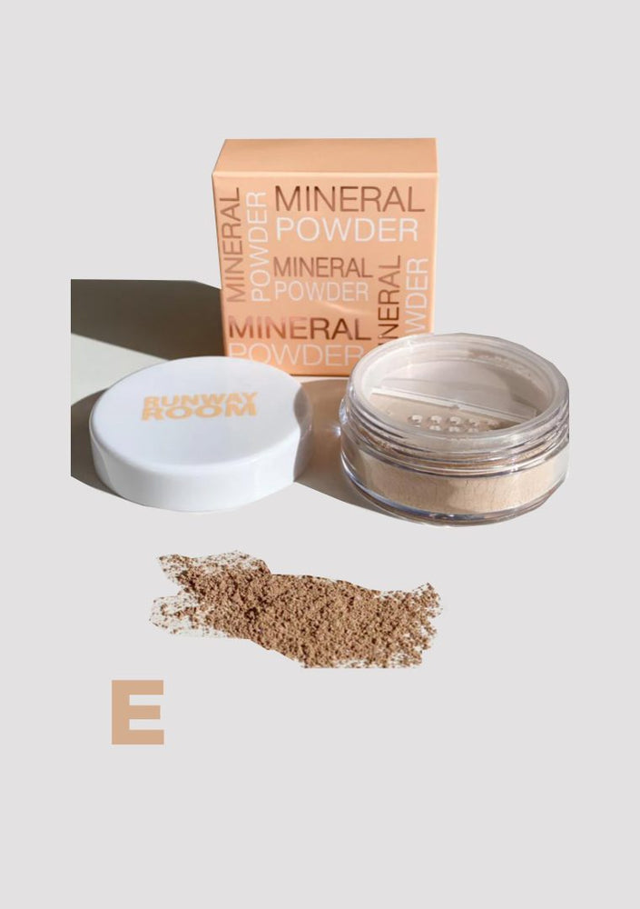 Studio 7 Runway Room Mineral Powder Foundation